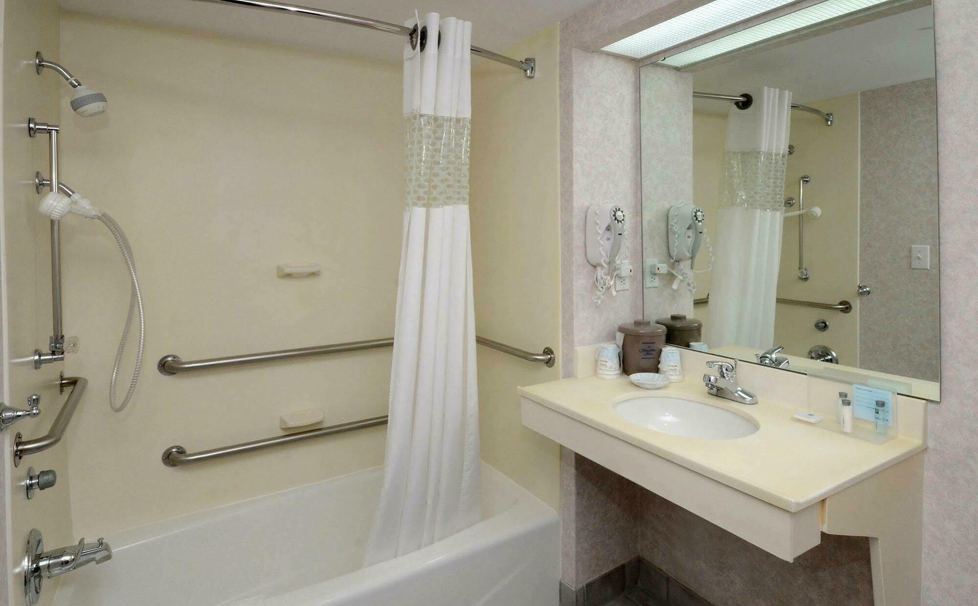 Archdale Hampton Inn High Point מראה חיצוני תמונה